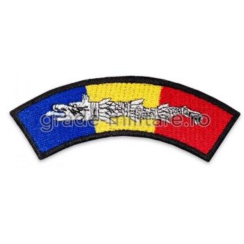 Ecuson Drapel semirotund cu lupul dacic